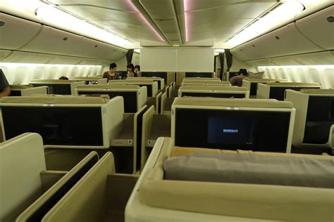 sq 777 300er business class review